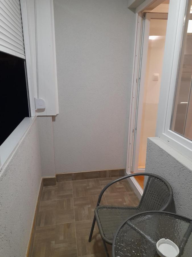 Holiday Apartaments 2 Ni Buitenkant foto
