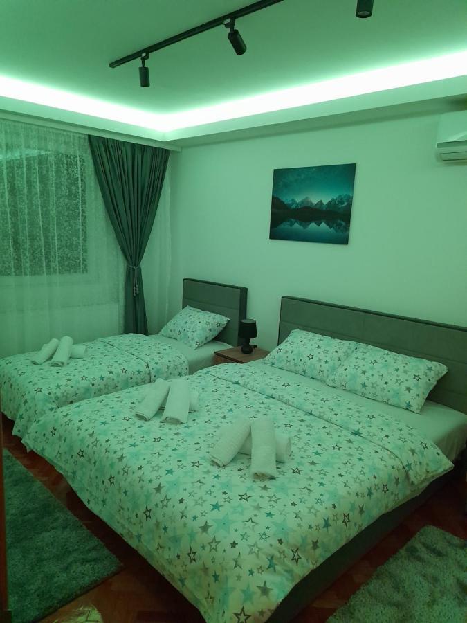 Holiday Apartaments 2 Ni Buitenkant foto